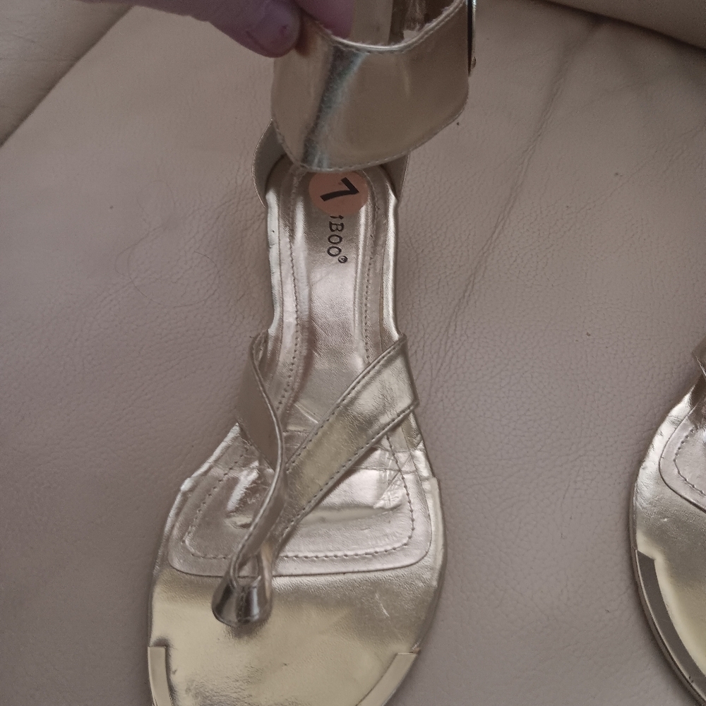 Bamboo Womens Gold LOTTIE Gladiator Sandals Sz 7 - Picture 7 of 12
